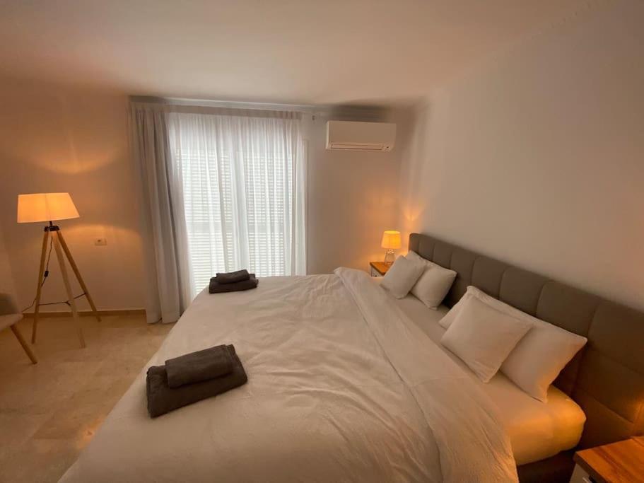 אדחה Villa Tranquila, Playa Del Duque מראה חיצוני תמונה