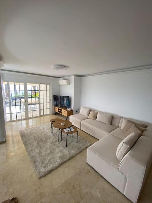 אדחה Villa Tranquila, Playa Del Duque מראה חיצוני תמונה
