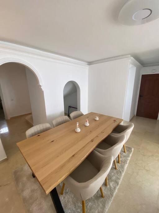 אדחה Villa Tranquila, Playa Del Duque מראה חיצוני תמונה